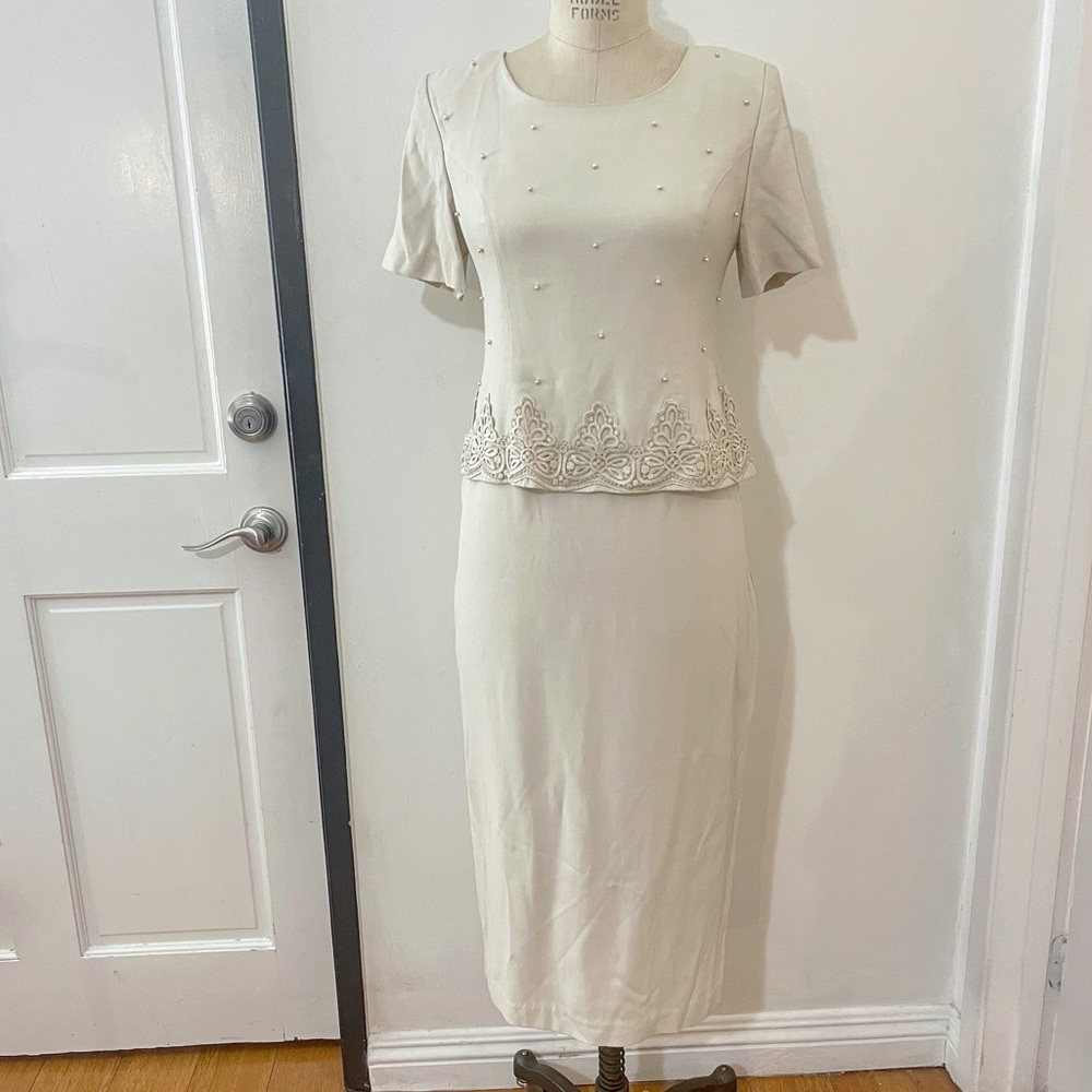 R&M Richards Karen Kwong Dress Size 6P Ivory Embroidered Floral Polyester Dress